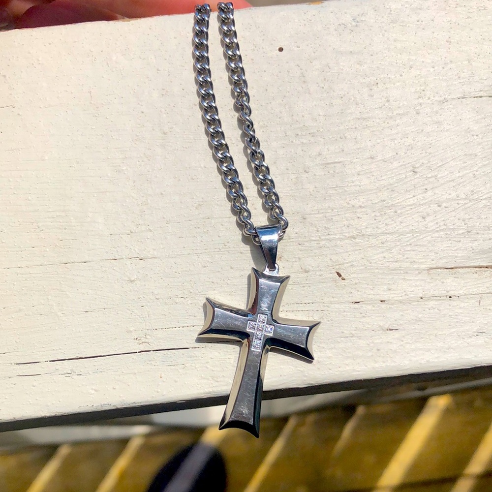 Mens diamond cross necklace 1/20 tw Round-cut Stainless steel 24".